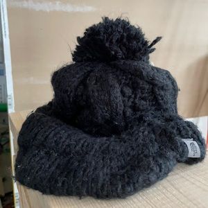 THE NORTH FACE black pom beanie